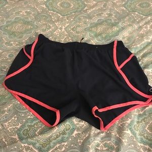 Gap fit active shorts